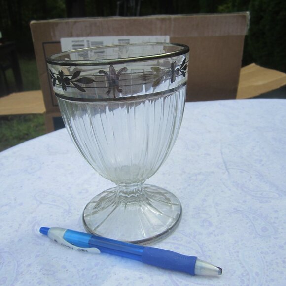 VTG LARGE GLASS GOBLET W/PEDESTAL HAND PAINTED DESIGN $20 Details Condition Used - Picture 2 of 5